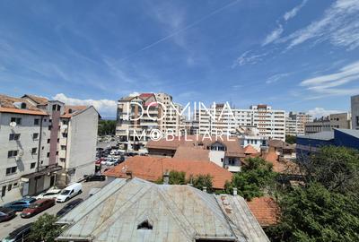 Vânzare apartament central, 3 camere, situat în Târgu Jiu, strada Cerna - 8