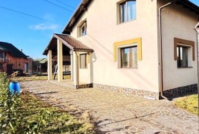 Casă individuală cu 4 camere în Vest