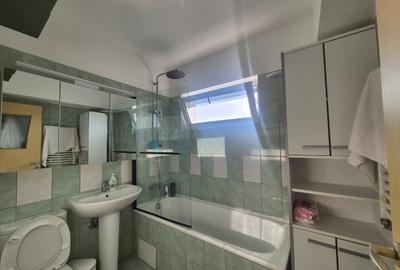 Apartament cu 3 camere decomandat, mobilat în Canta