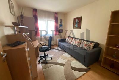 Apartament cu 4 camere decomandat, mobilat în Soarelui