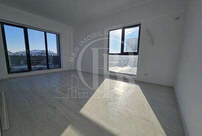 Apartament cu 3 camere decomandat în Titan