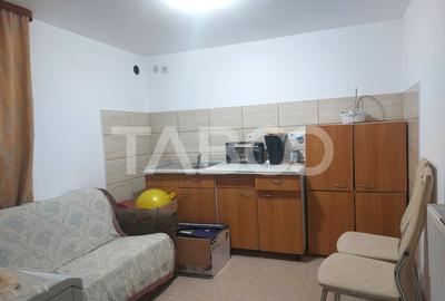 Casa in zona centrala 5 camere 2 bucatarii 3 bai curte comuna Cisnadie - 8
