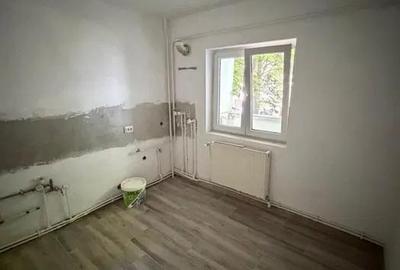 Apartament cu 3 camere decomandat în Cug