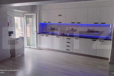Apartament cu 4 camere semidecomandat, mobilat în Central