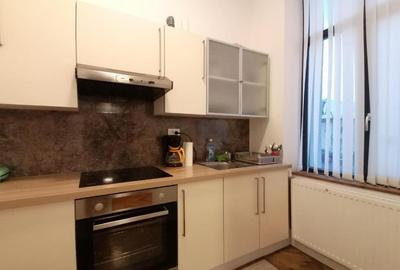 Apartament cu 3 camere - curte cu foisor + spatiu parcat masina - 5