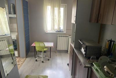 Apartament 2 camere ,etaj 1 din 4 , 54 mp, zona Inspectoratul Scolar, decomandat - 4
