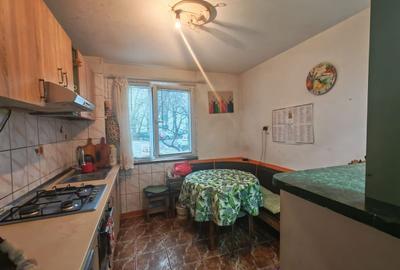 Apartament 3 camere, Brancoveanu, zona Covasna. Loc parcare. - 2
