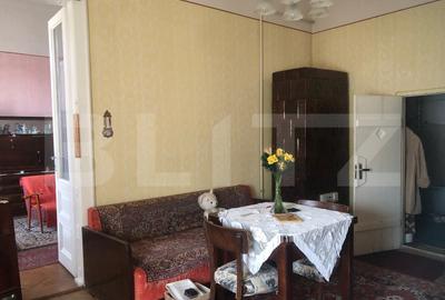 Apartament cu 3 camere semidecomandat, mobilat în Central