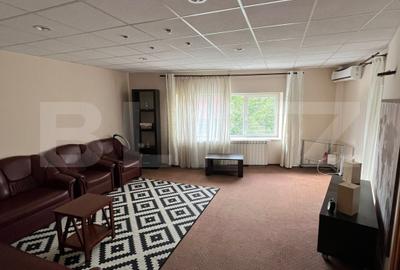 Apartament cu 3 camere decomandat, mobilat în Ultracentral