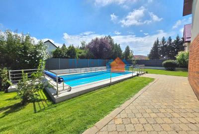 Renovated 6 Bedroom Luxury Villa with Private Garden, Swimming Pool & Sauna - 28