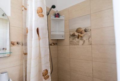Exclusiv! Pensiune 6 camere - Vama Veche - Centru - 239.000 euro (Cod E8) - 43