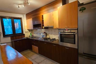 Apartament cu 4 camere decomandat în Militari