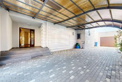 Casă individuală cu 6 camere în Titan