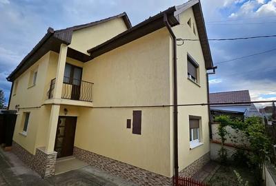 Casă cu 5 camere în Turnișor