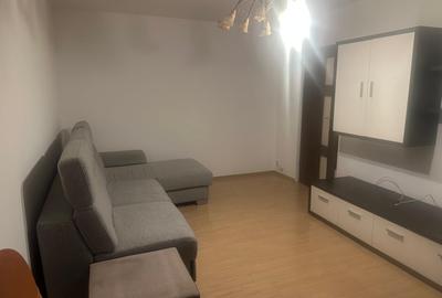 Apartament cu 3 camere decomandat în Drumul Găzarului