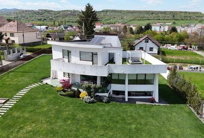 Vila de lux 5 camere +1500mp teren Cisnadie - 17