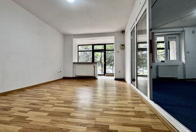 Spațiu comercial, de 64 mp, în Central