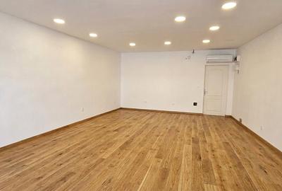 Spațiu comercial, 53 mp în Central