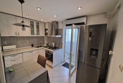 Apartament cu 3 camere decomandat, mobilat în Herăstrău