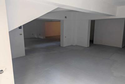 Spatiu comercial 130 mp - demisol - Faleza Nord - 118.000 euro(Cod E8+E10) - 3