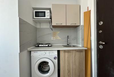 Camera cu baie, renovata complet, etaj 3,. Serii 2, prima inchiriere - 1