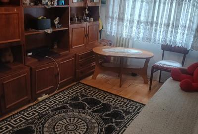 Apartament 2 camere modest in Cartier Florilor - 1