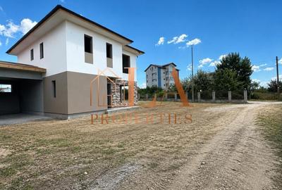 Casă individuală cu 5 camere în Domnești