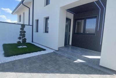 Duplex cu 4 camere în Cetate