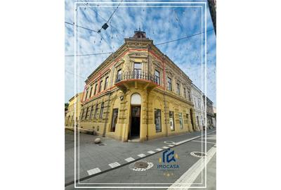 Apartament cu 4 camere decomandat, mobilat în Central