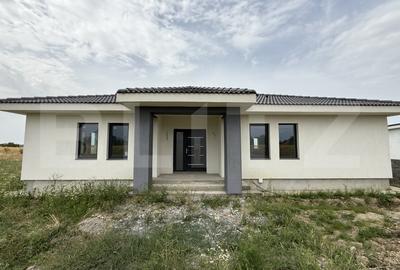 Casă individuală cu 4 camere în Odoreu