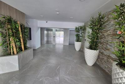 Apartament cu 2 camere decomandat în Titan