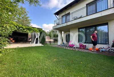 Duplex cu 4 camere în Dâmbul Rotund