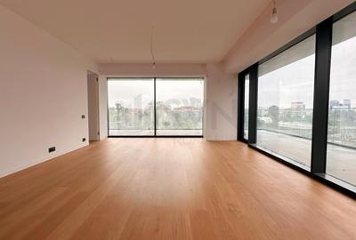 Apartament cu 4 camere semidecomandat în Floreasca