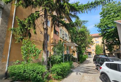 Apartament cu 2 camere semidecomandat în Central