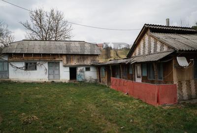 Casă individuală cu 5 camere în Strugari