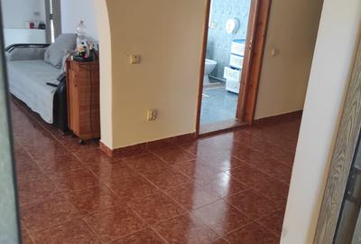 Teren= 350 mp + casa  parter zona Parc Balcescu . - 3
