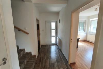 Chișoda casa 7 camere 1200 euro - 6
