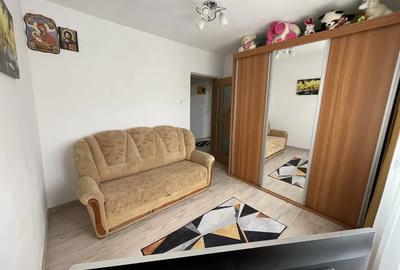 Apartament 2 camere -Zona Sud - etaj  3/4 - 40 mp -55000 euro negociabil - 5