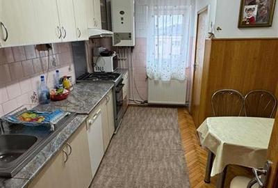 Apartament cu 3 camere semidecomandat, mobilat în Mănăștur