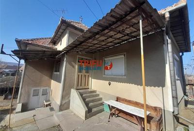 Casă individuală cu 4 camere în Berghin