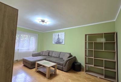 Apartament cu 3 camere decomandat, mobilat în Lipovei