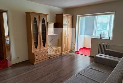 Apartament cu 2 camere semidecomandat, mobilat în Complex Studențesc