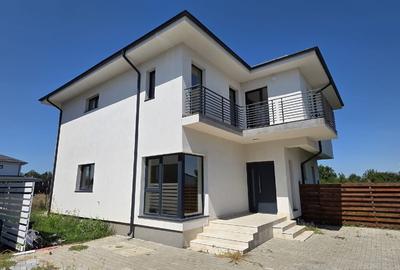 Casă individuală cu 5 camere în Corbeanca