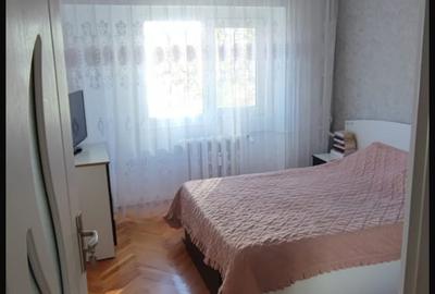 Apartament cu 3 camere decomandat în Dacia