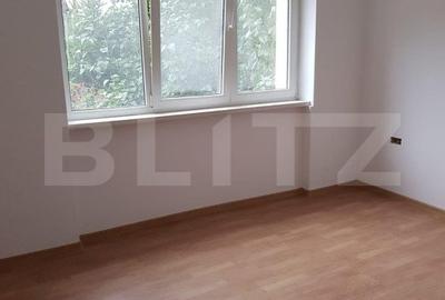 Birou, de 50.00 mp, în Central