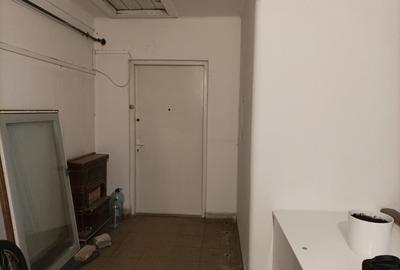 Apartament 3 camere liber la vanzare zona Central - 17