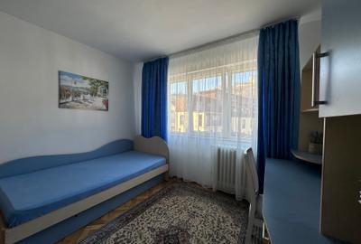 Apartament cu 4 camere de închiriat - 4