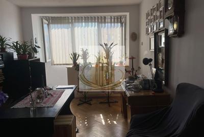 Apartament cu 3 camere în Torontalului