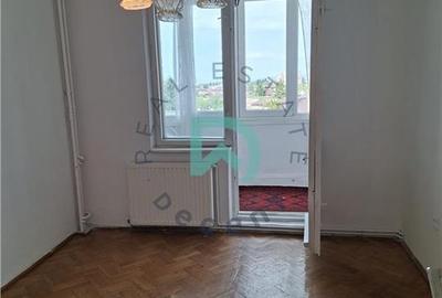 Apartament cu 3 camere circular în Astra