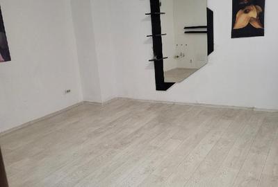 Spațiu comercial, 56 mp în Trocadero